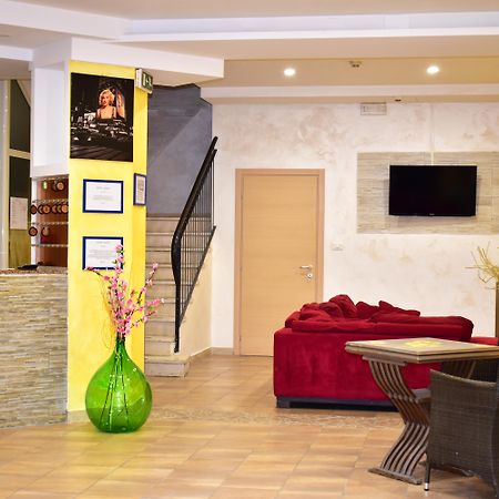 Hotel New Happy Rimini Bagian luar foto