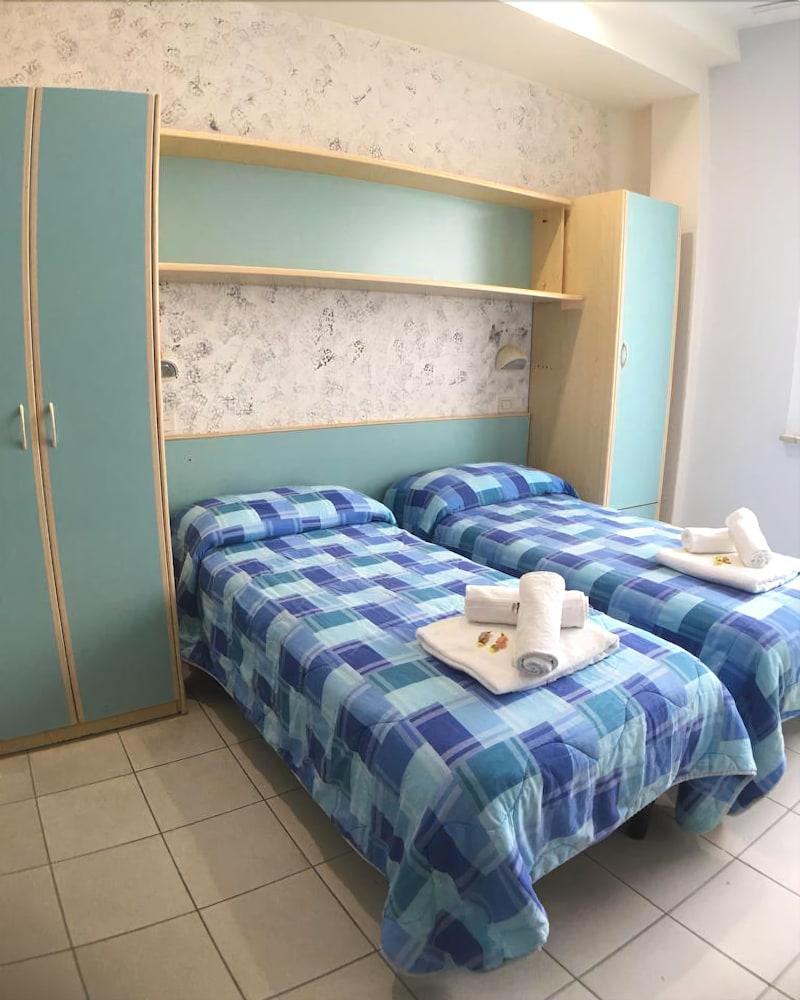 Hotel New Happy Rimini Bagian luar foto