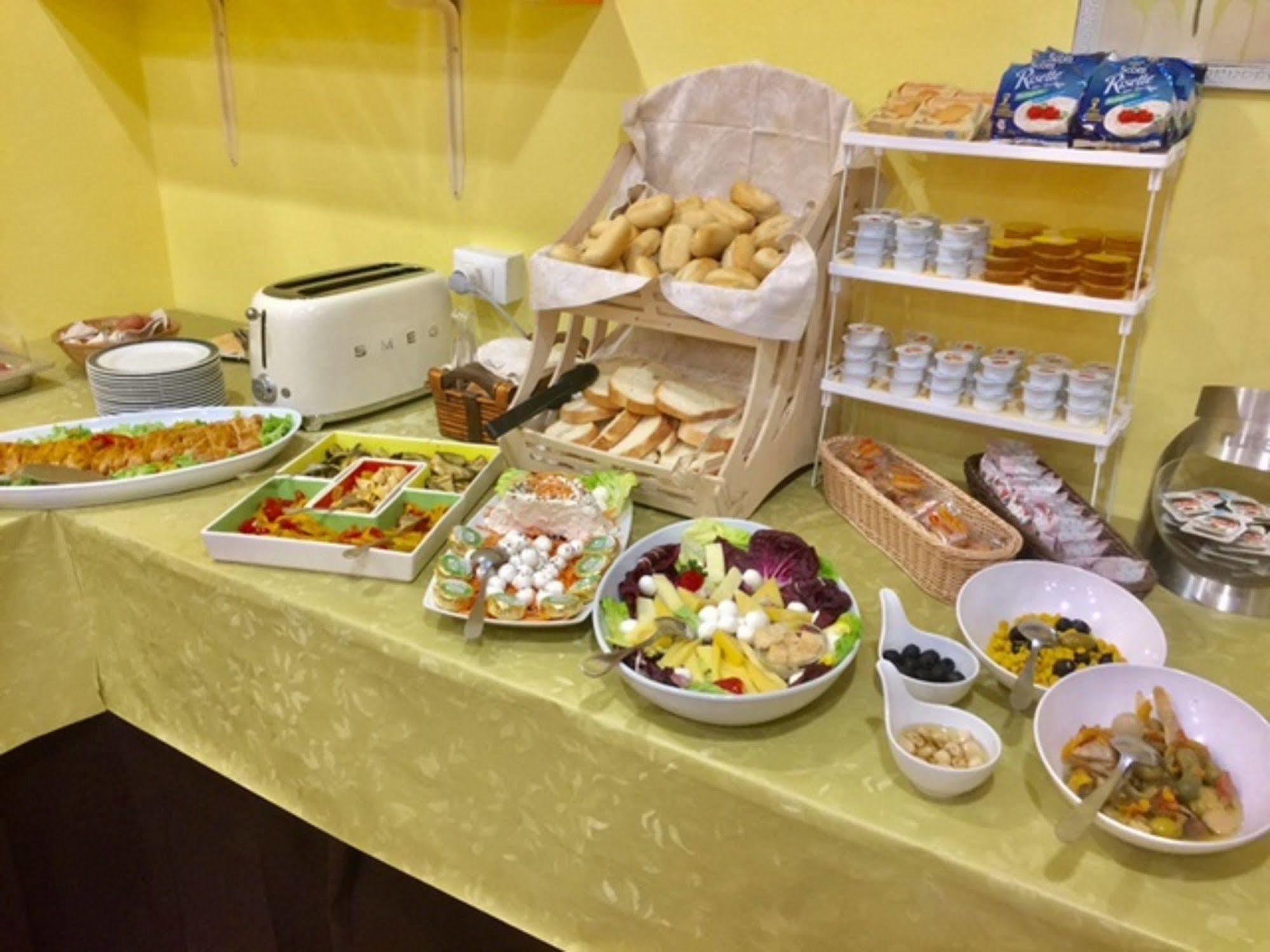 Hotel New Happy Rimini Bagian luar foto
